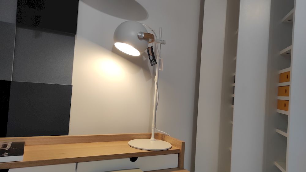 DC lampa biurkowa biała 02