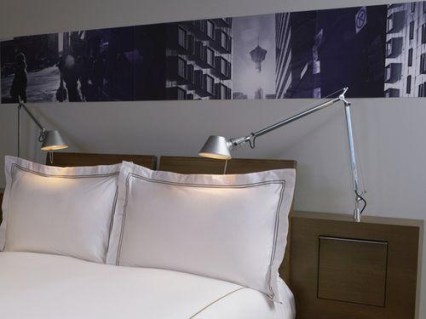 ARTEMIDE TOLOMEO SOSPENSIONE DECENTRATA  pergaminowy, ø 24 cm